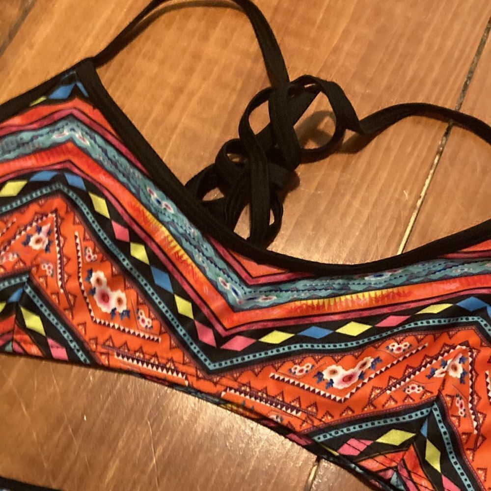 Vibrant Multicolor Bikini Set - Picture 4 of 9